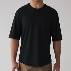 MENS Lululemon tee size medium